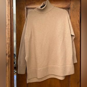 Oversize Camel Turtleneck